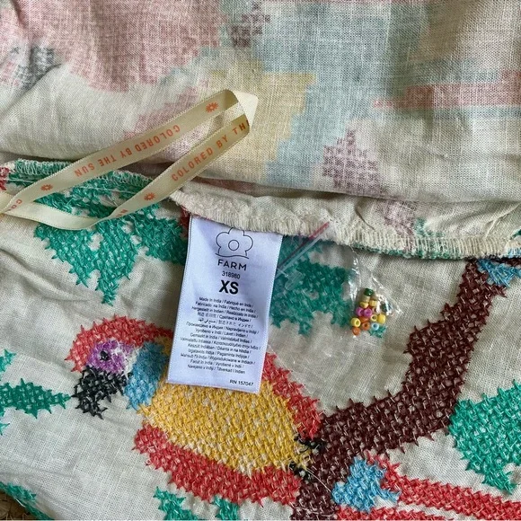 FARM Rio cross stitch linen bird shorts - Picture 6 of 8